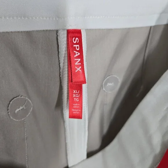 SPANX Women’s White Stretch Tailored Shorts 4'' Size XL  NWT - Picture 8 of 9